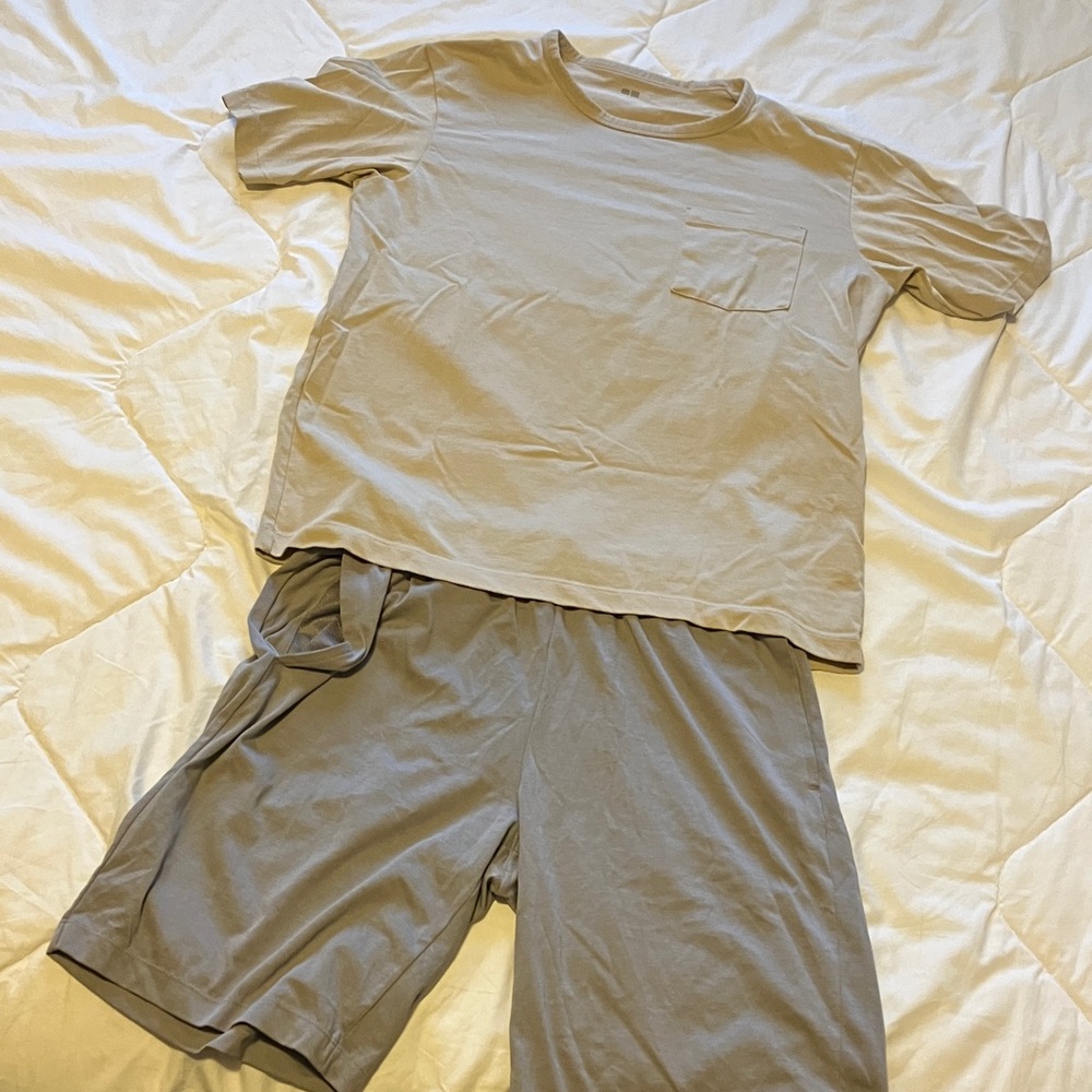 Uniqlo Airism t-shirt and shorts sleep/lounge set
